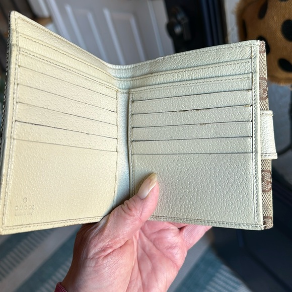 ‼️BOGO‼️Gucci Double Snap Wallet - Picture 8 of 12